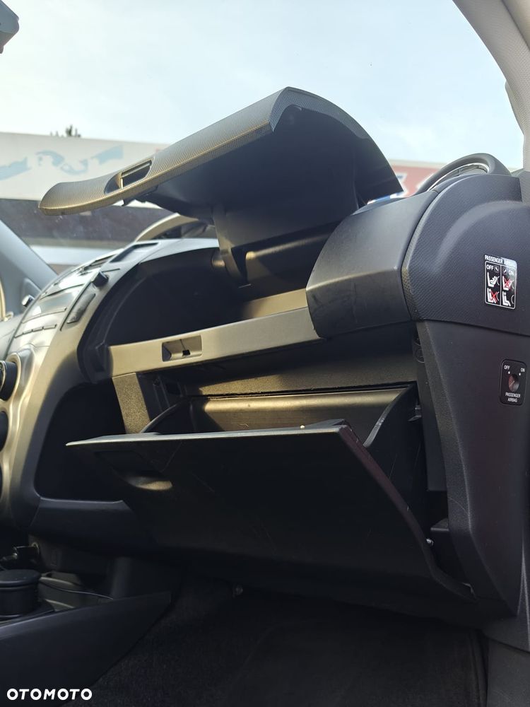 Toyota Yaris 1.4 D-4D Sol MM - 16