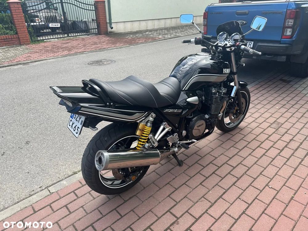 Yamaha XJR - 8