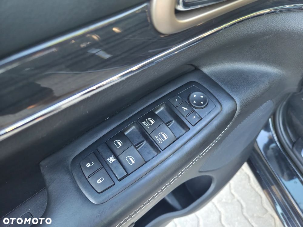 Jeep Grand Cherokee - 11