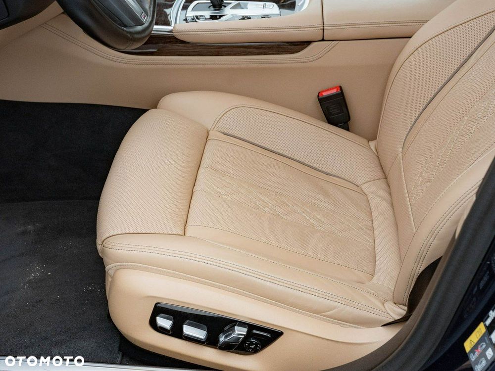BMW Seria 7 - 14