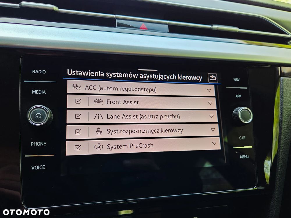 Volkswagen Arteon 2.0 TSI Essence DSG - 24