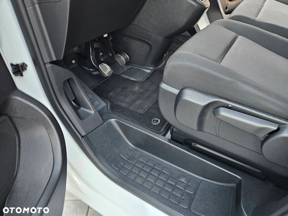Opel Vivaro - 22