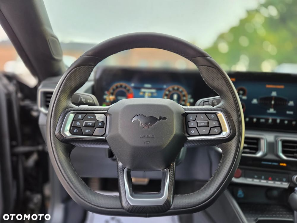 Ford Mustang - 37