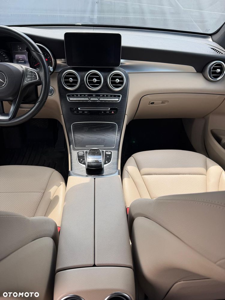 Mercedes-Benz GLC - 21