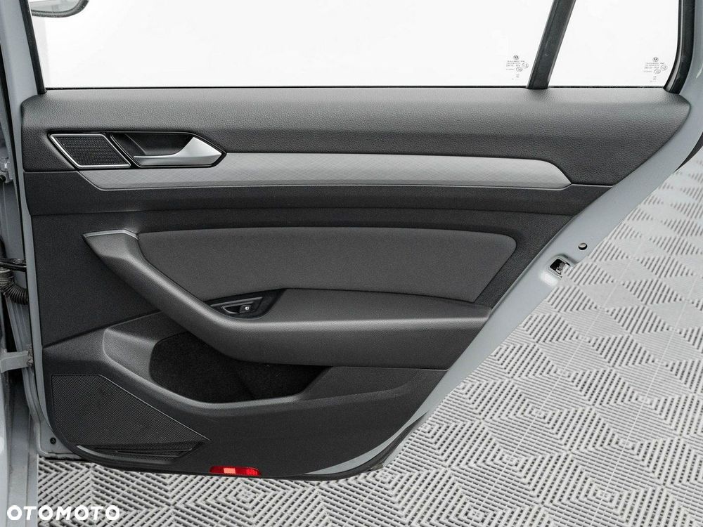 Volkswagen Passat - 30