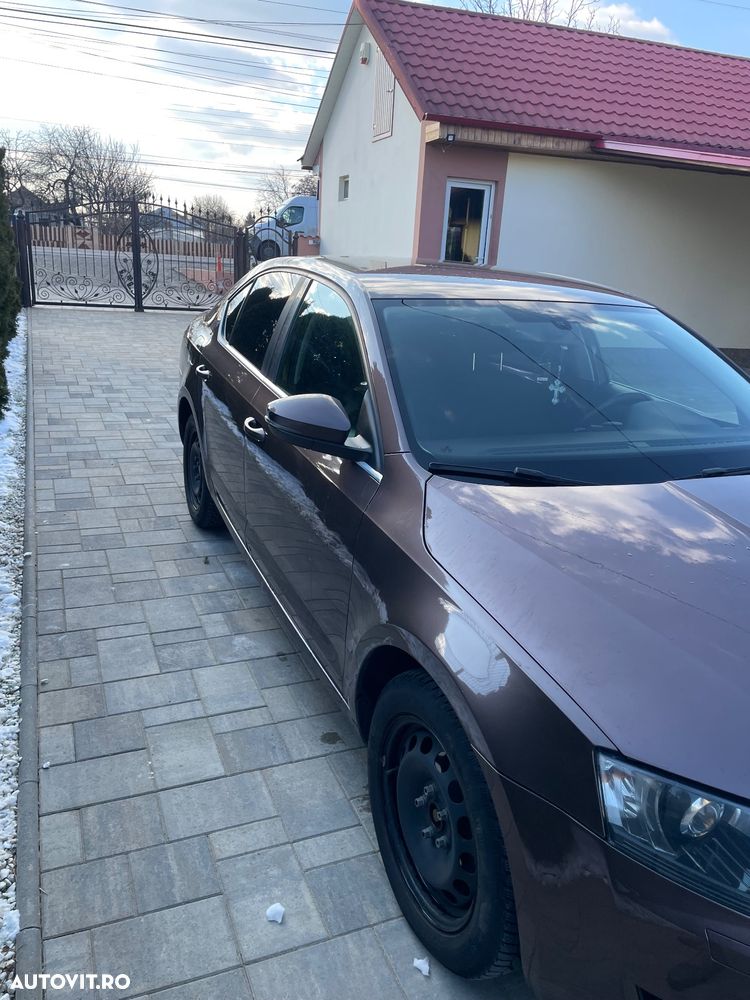 Skoda Octavia 1.6 TDI STYLE DSG - 4
