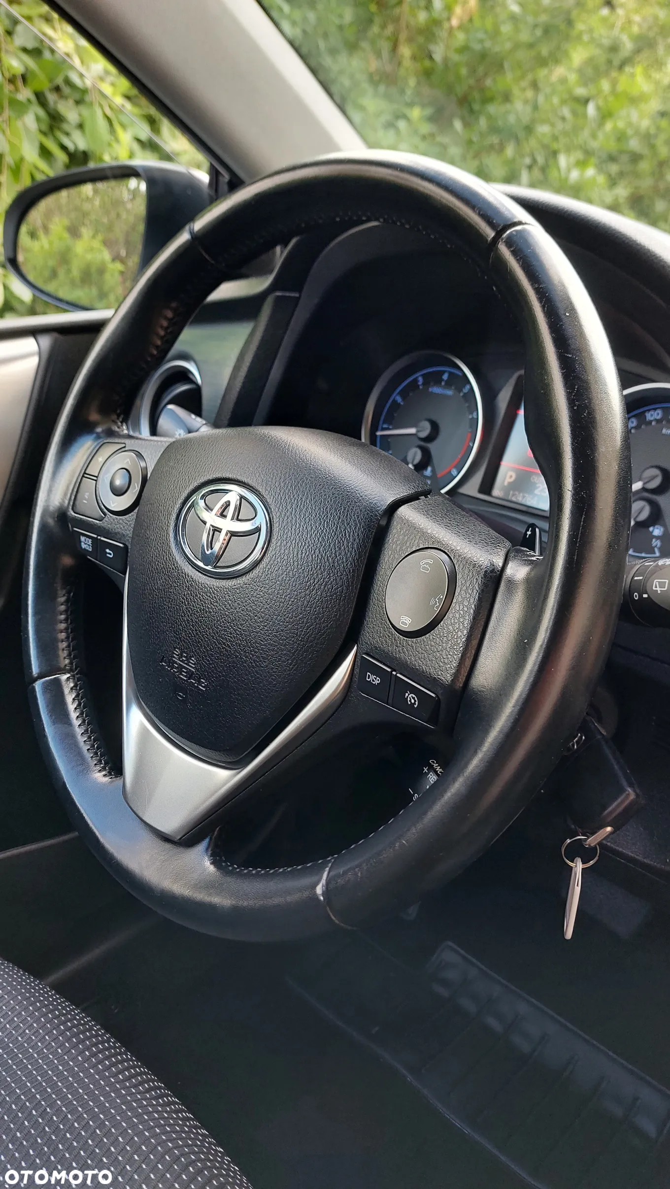 Toyota Auris 1.6 Premium MS - 25