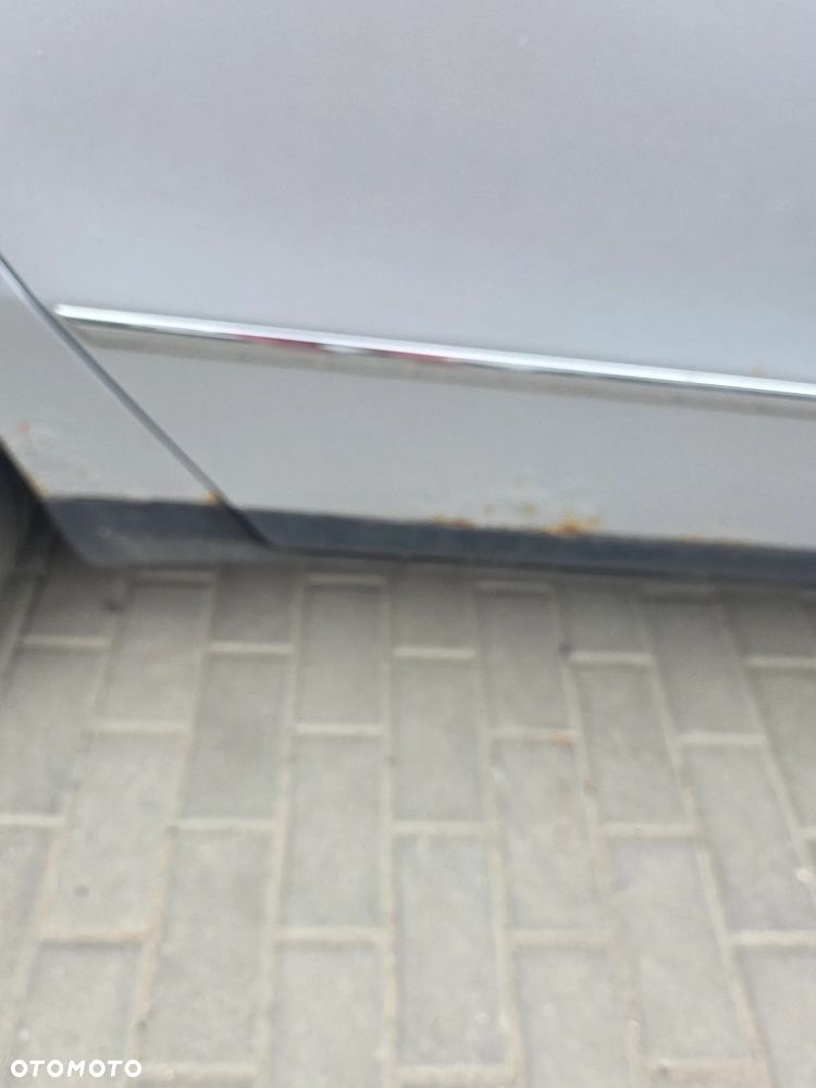 Volkswagen Passat 2.0 TDI DPF Comfortline - 13