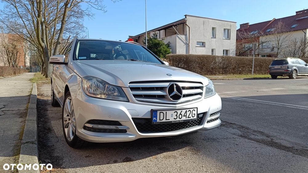 Mercedes-Benz Klasa C 180 CGI BlueEFFICIENCY Avantgarde - 1