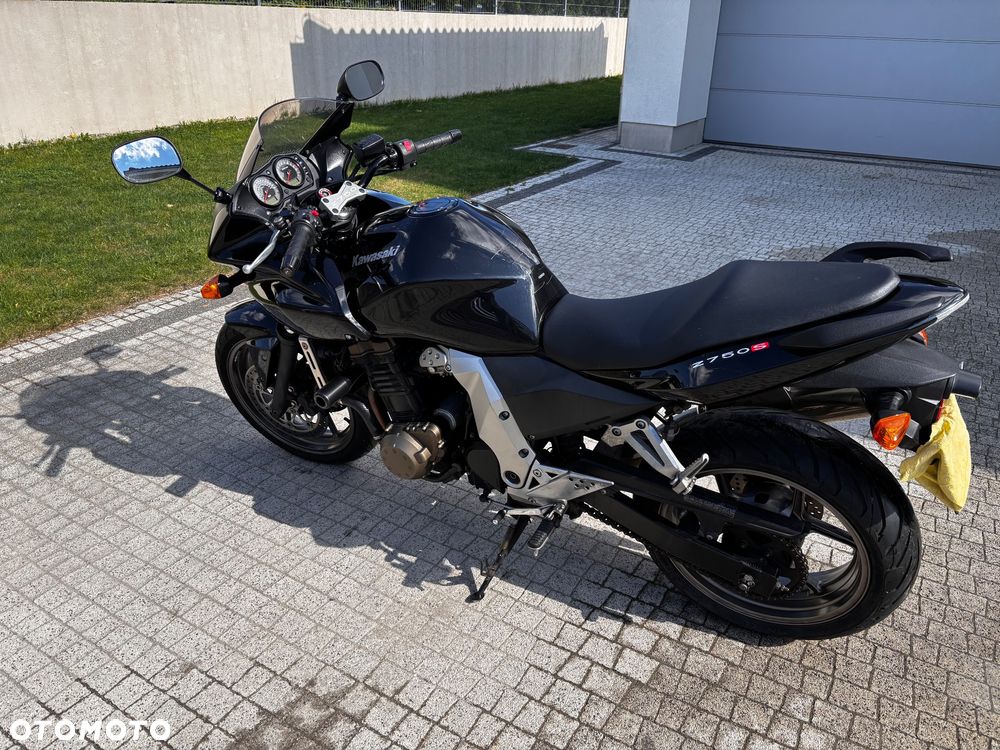 Kawasaki ZR - 6