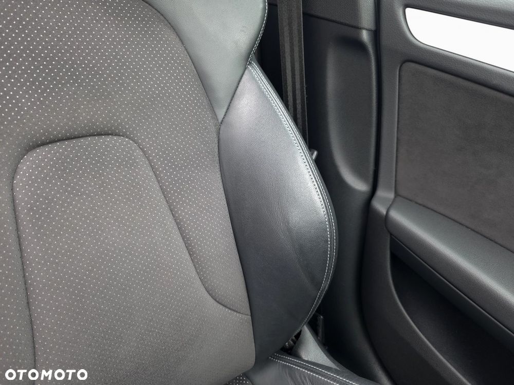 Audi A4 Avant 2.0 TDI Quattro Line S tronic - 12