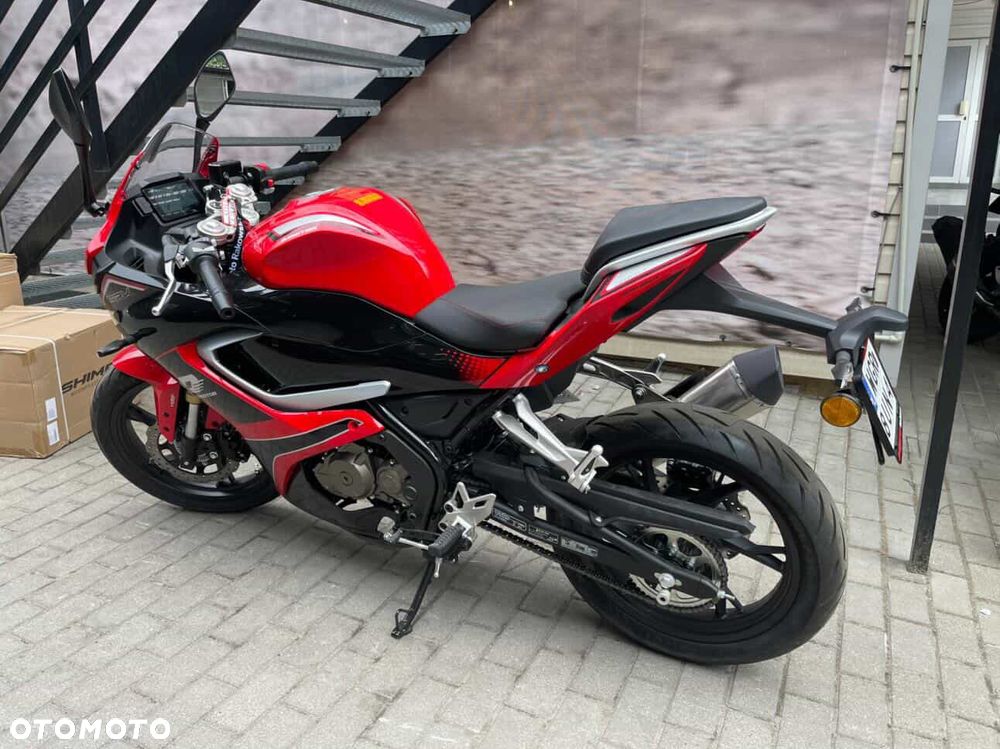 QJMOTOR SRK 125R - 8