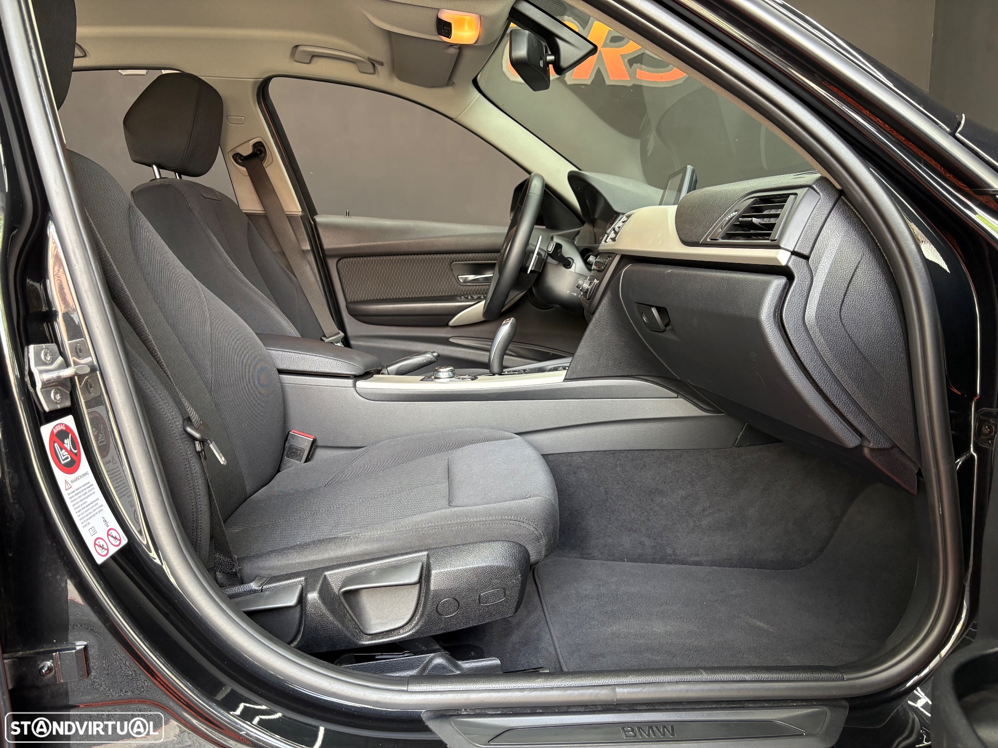 BMW 318 d Aut. Sport Line - 34