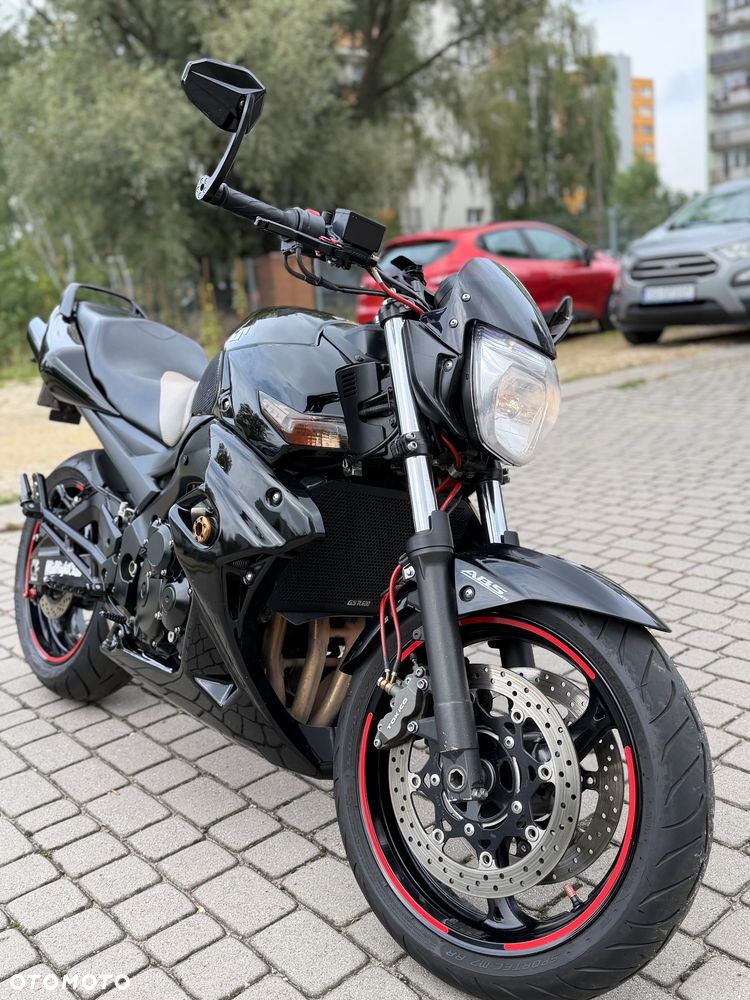 Suzuki GSR - 3