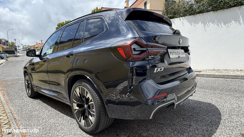 BMW iX3 M Sport Impressive - 18