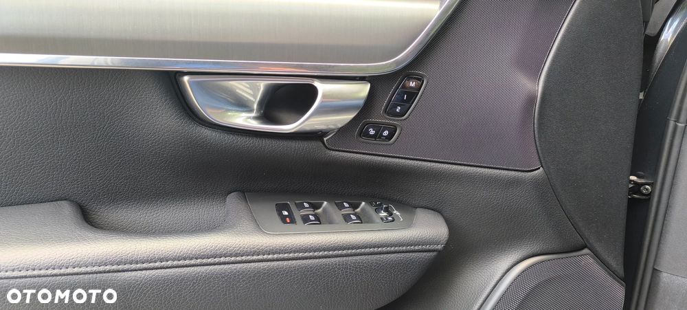 Volvo V90 D4 Momentum - 16