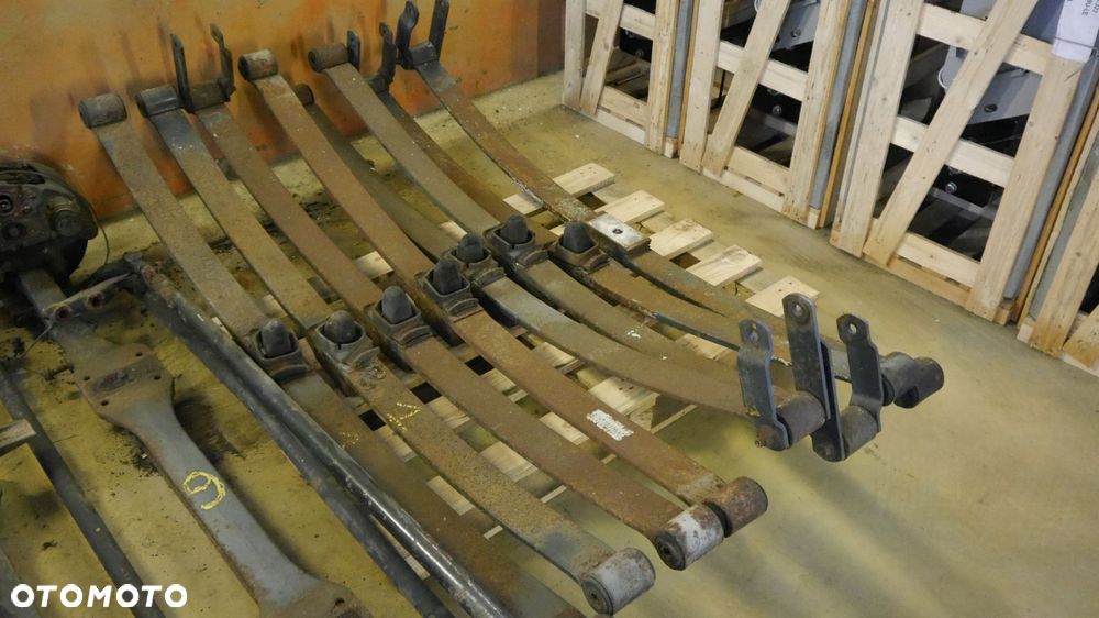 resory mercedes a9703200702 - 2