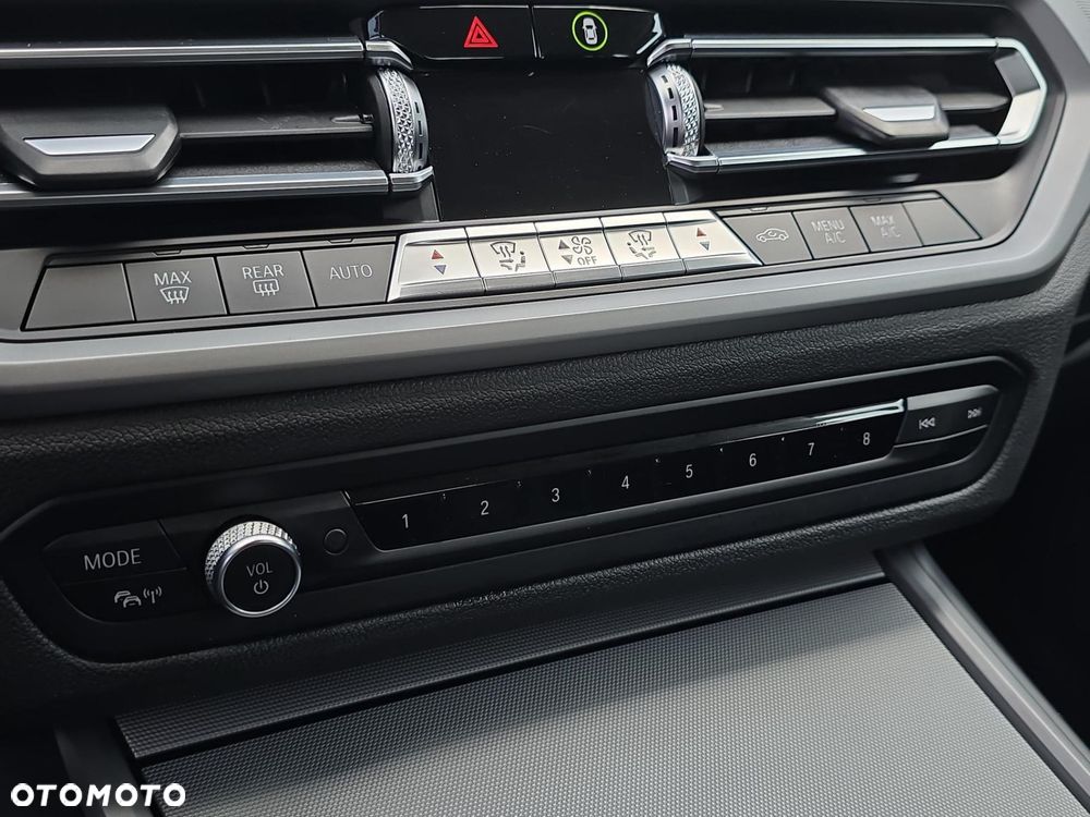 BMW Seria 3 318d - 22