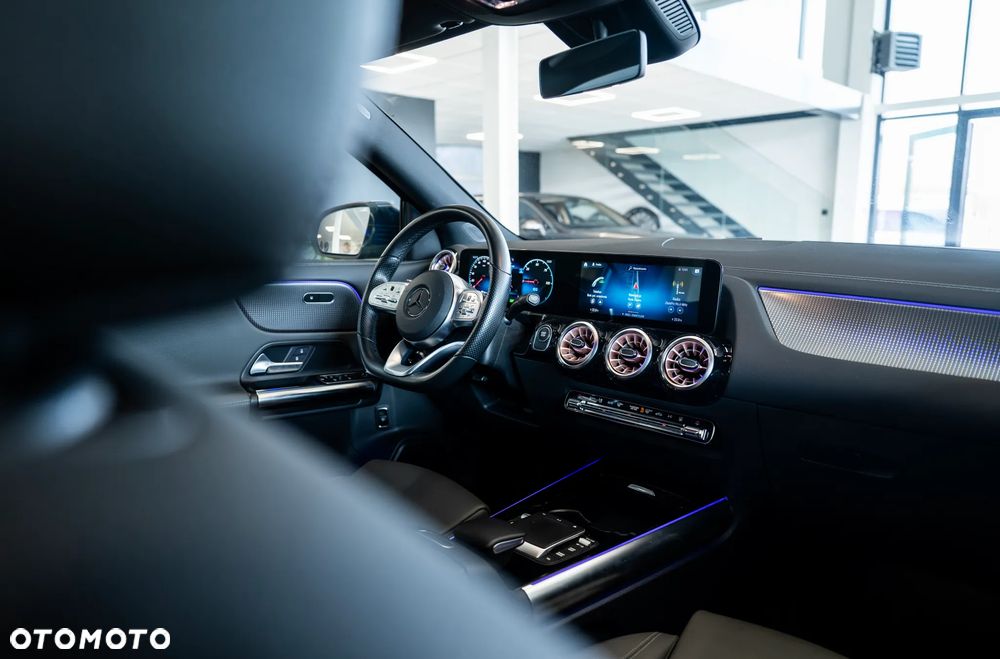 Mercedes-Benz EQA 250 66.5kWh Electric Art - 24