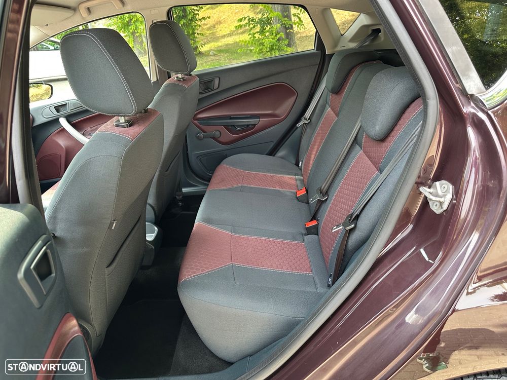 Ford Fiesta 1.4 Titanium Aut. - 10