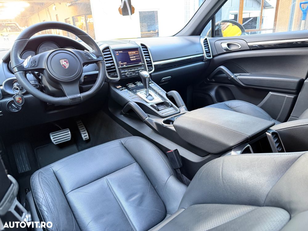 Porsche Cayenne V6 3.0L Aut. - 19