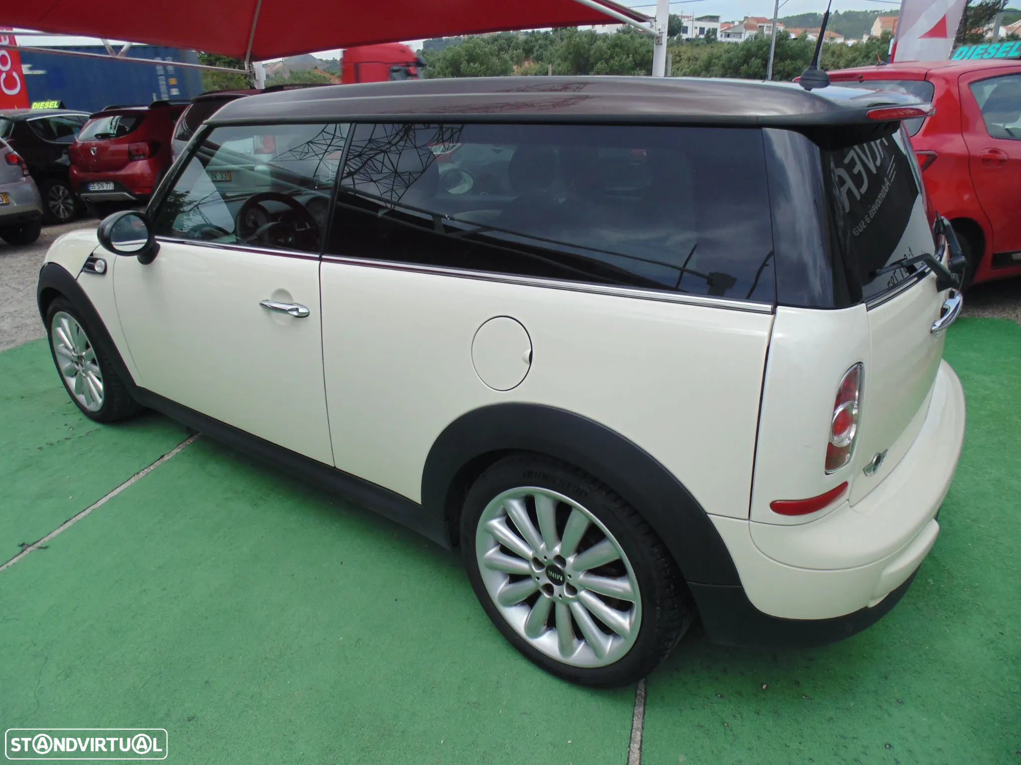 MINI Clubman Cooper D - 11