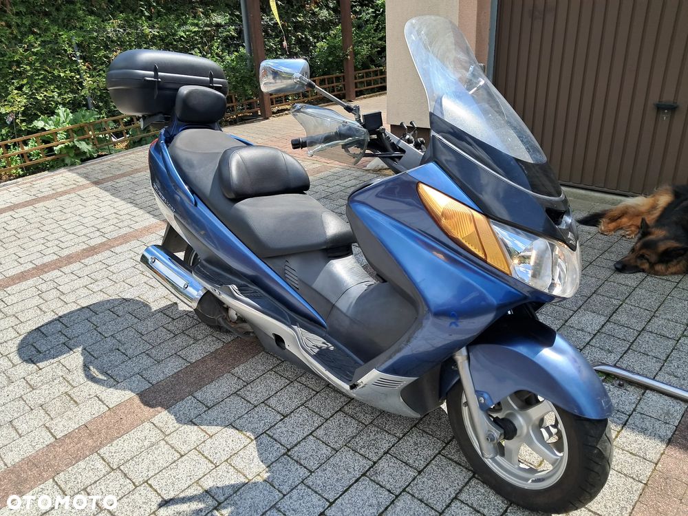 Suzuki Burgman - 4