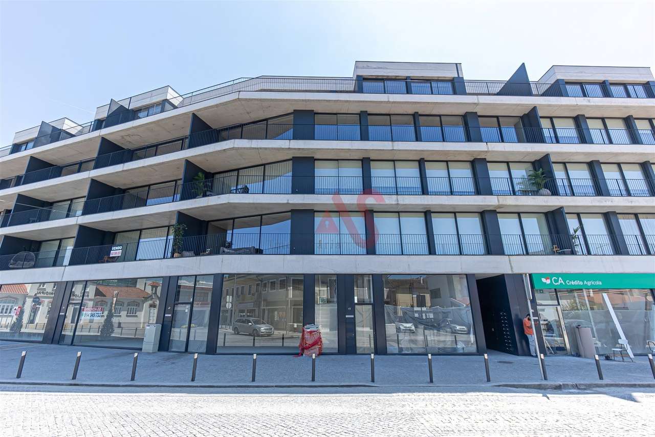 Apartamento T3 Mobilado e Equipado no Centro da Vila de Lousada - Grande imagem: 2/30