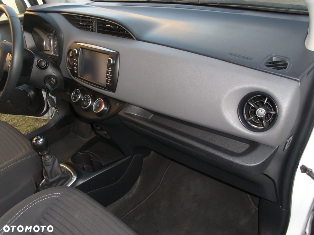Toyota Yaris 1.5 Premium - 19