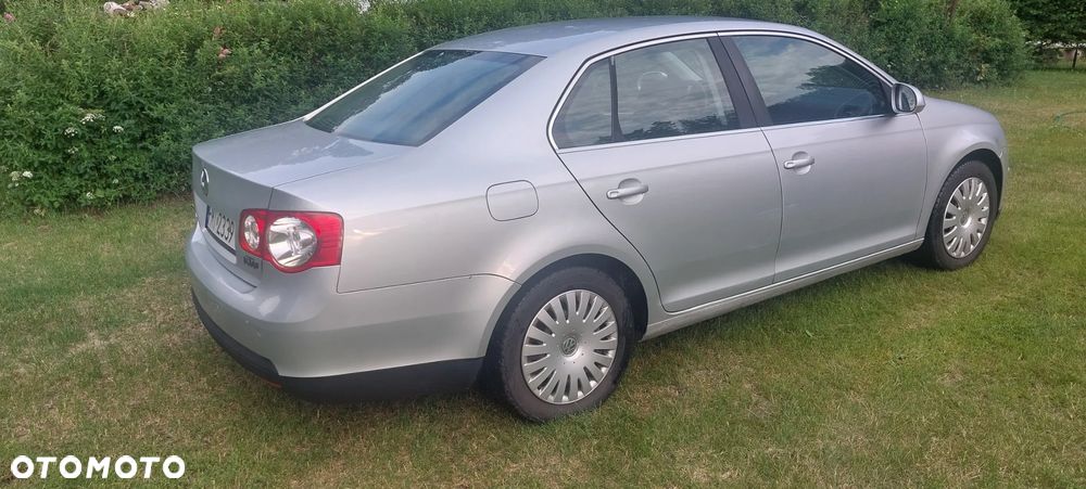 Volkswagen Jetta 1.9 TDI United - 12