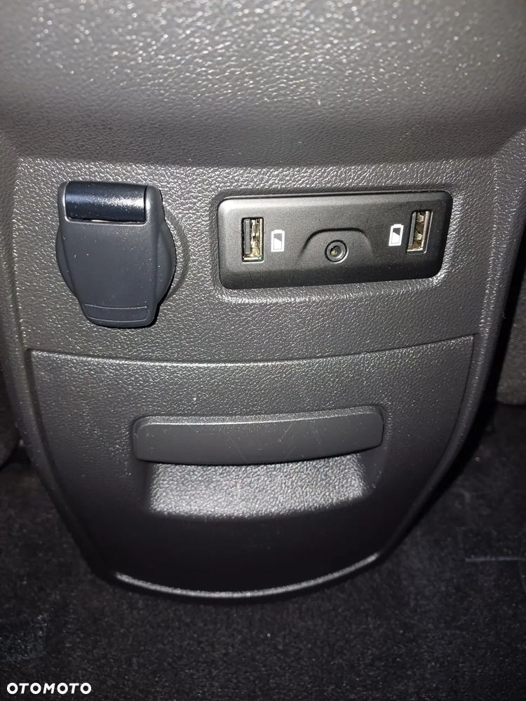 Renault Grand Scenic - 21