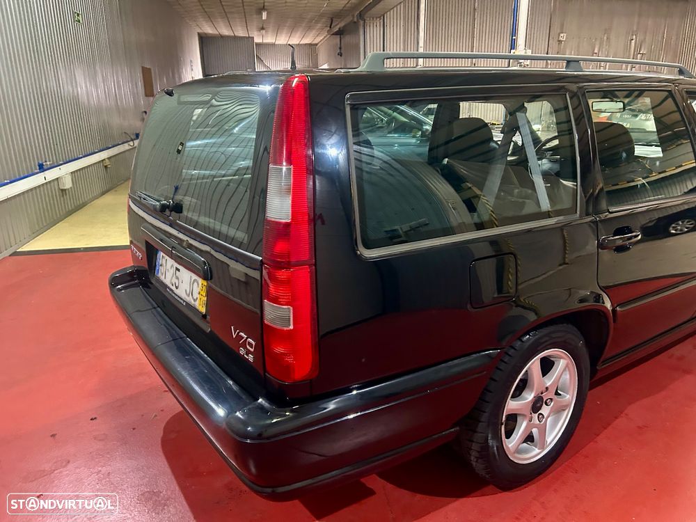 Volvo V70 2.0 T - 4