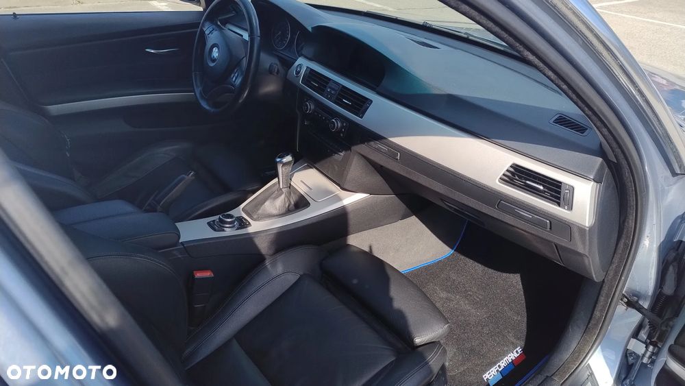 BMW Seria 3 325i - 13