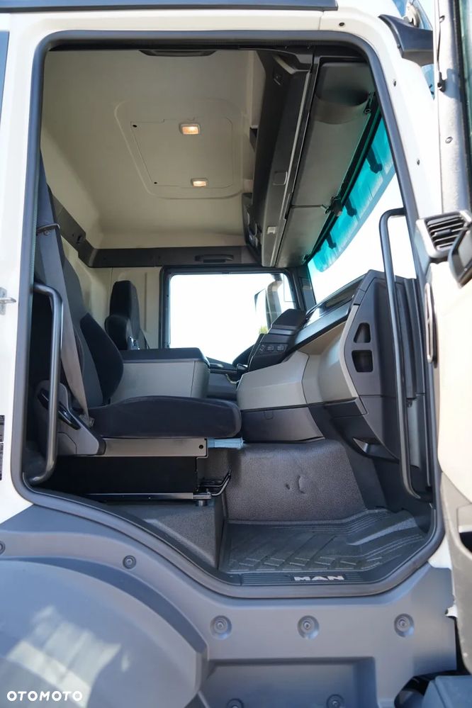 MAN TGS 35.470 / 8x4 / WYWROTKA 2 STRONNA / HYDROKLAPA / HYDROBURTA / BORDMATIK / OPONY 100% / NAVI RIO / EURO 6 - 35