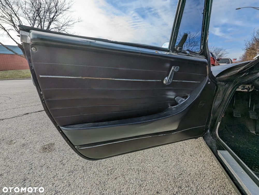 Volvo P1800 - 8