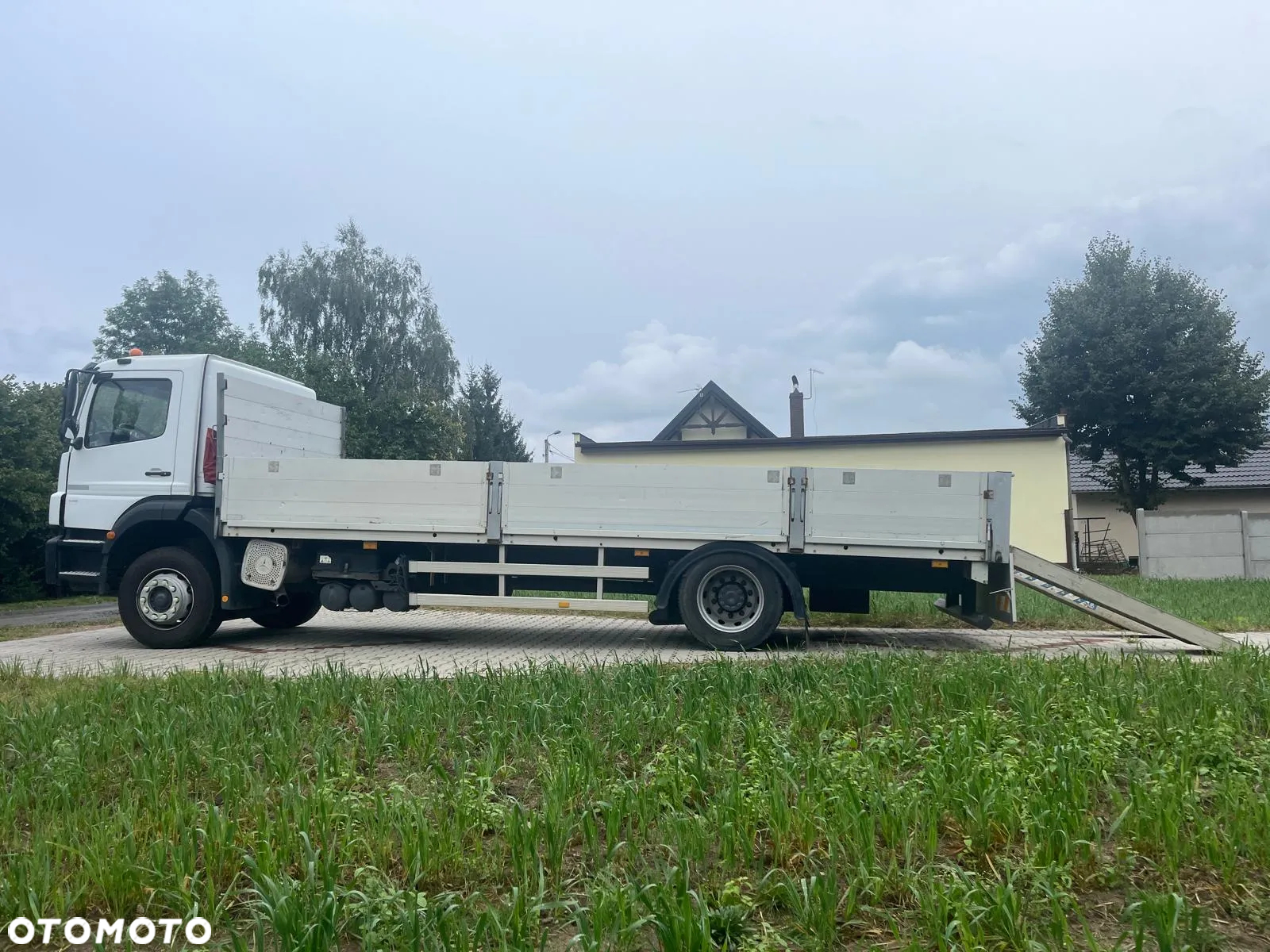 Mercedes-Benz AXOR - 11