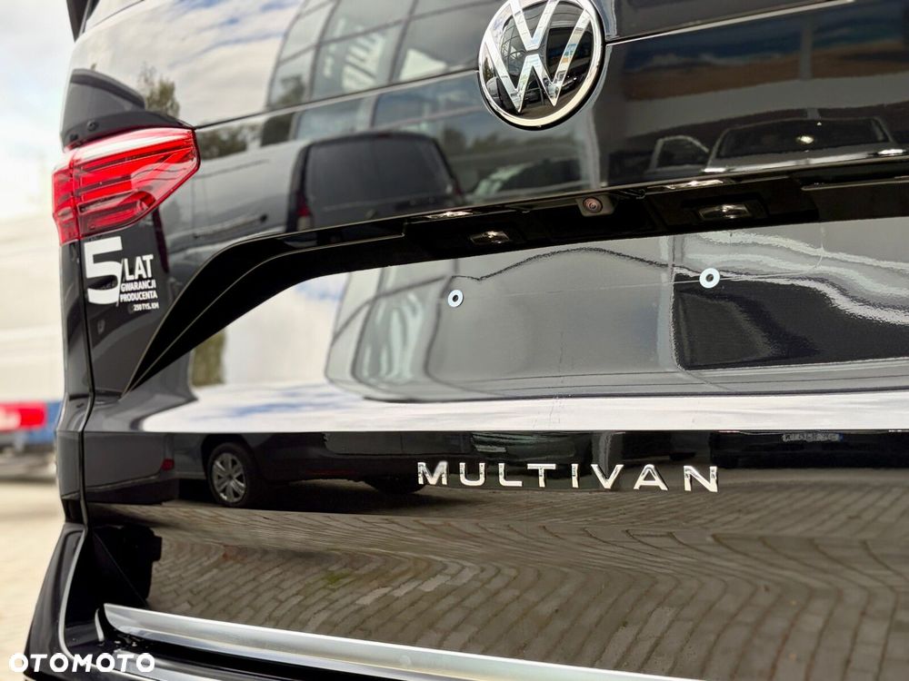 Volkswagen multivan Style L2 silnik: 2,0 l TDI SCR 150 KM / skrzynia biegów: 7-biegowa DSG rozstaw osi: 3124 mm - 17
