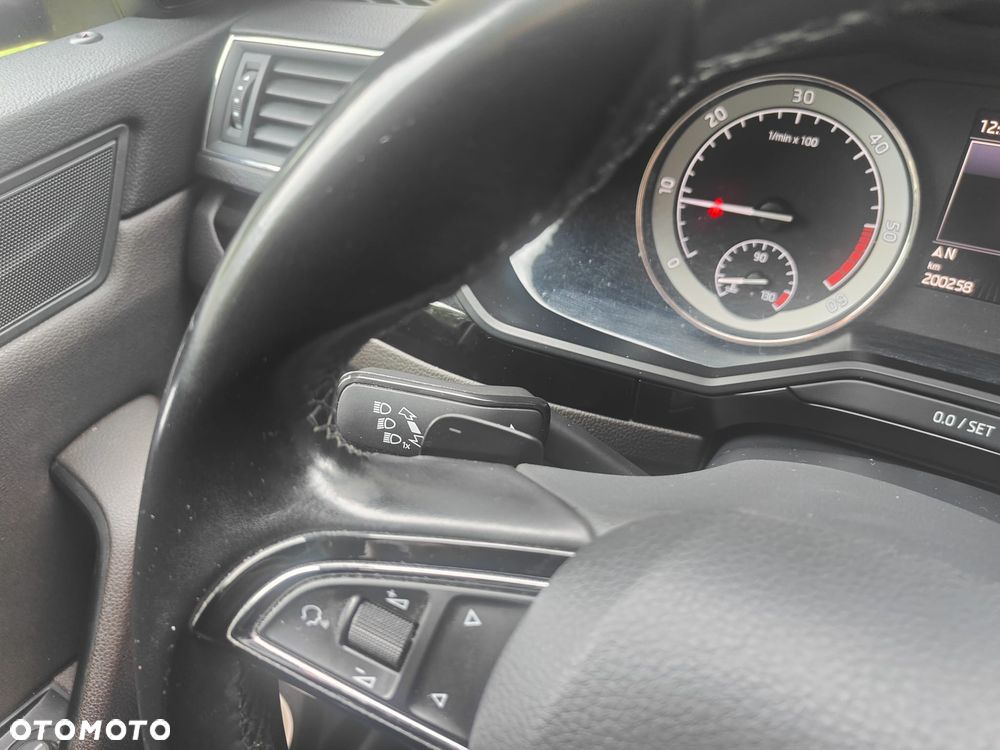 Skoda Superb 2.0 TDI 4x4 L&K DSG - 15