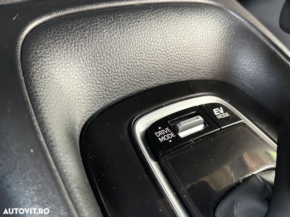Toyota Corolla 1.8 HSD Business - 20