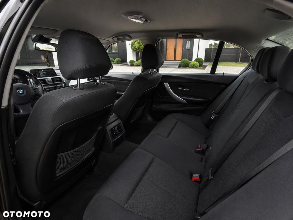 BMW Seria 1 114d - 20
