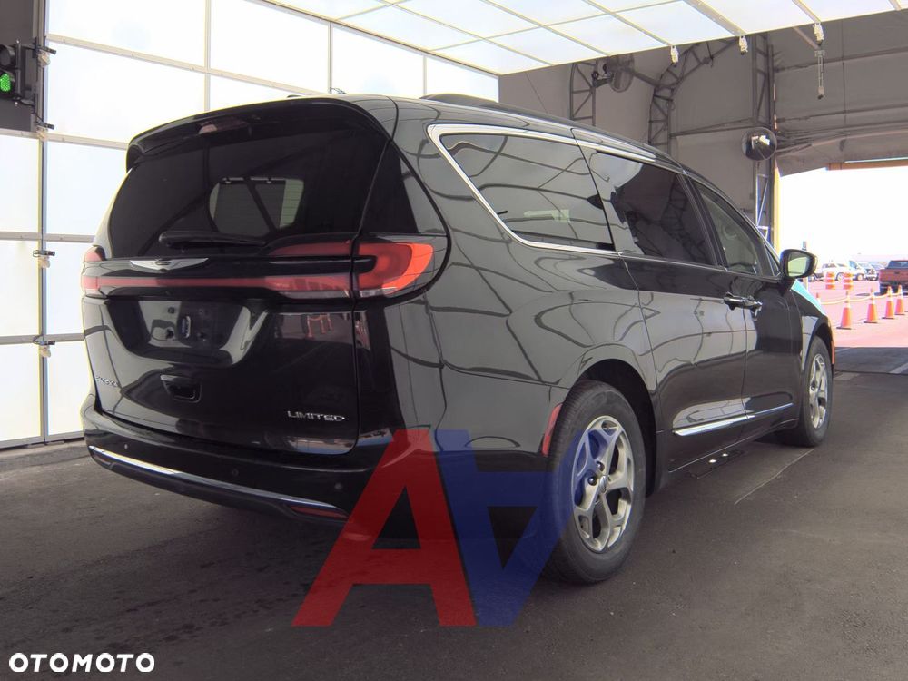 Chrysler Pacifica - 6