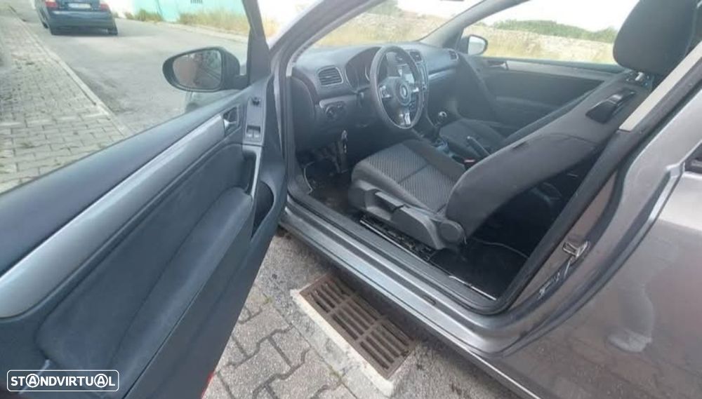 VW Golf 1.6 TDi DPF Comfortline - 4