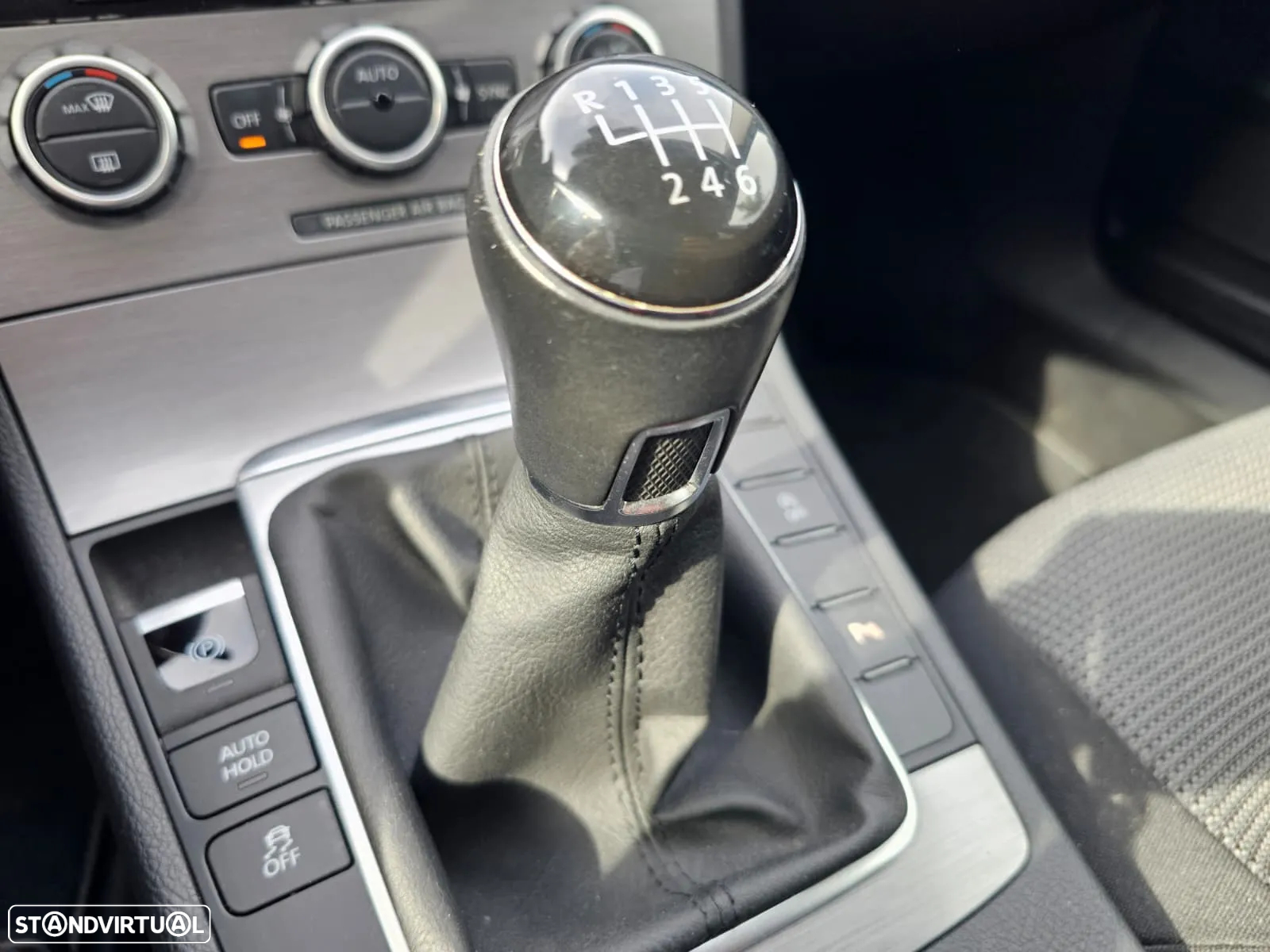 VW Passat 1.6 TDI Confortline - 9