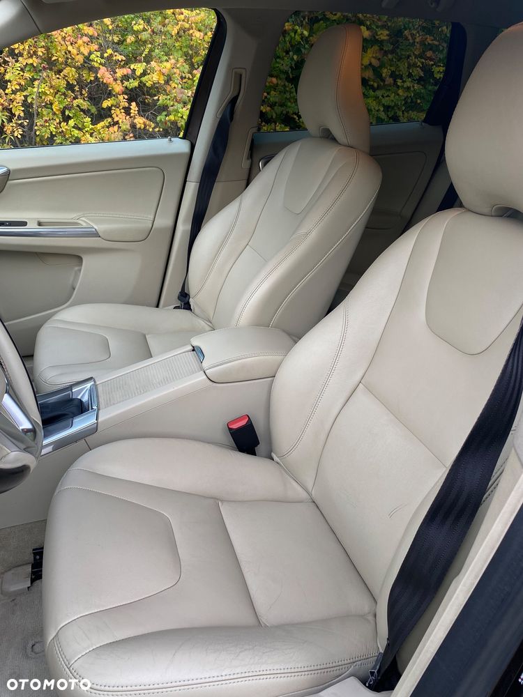 Volvo XC 60 D4 AWD Summum - 9