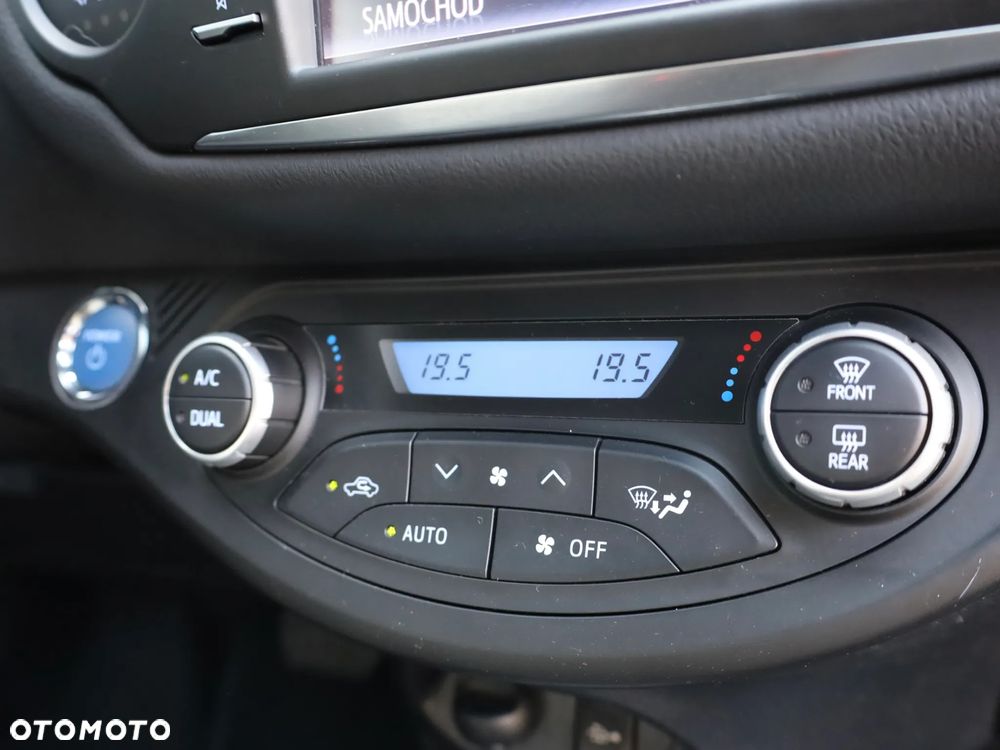 Toyota Yaris Hybrid 100 Premium EU6 - 19