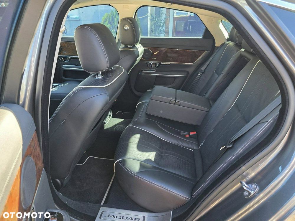 Jaguar XJ 3.0 T AWD Premium Luxury - 33