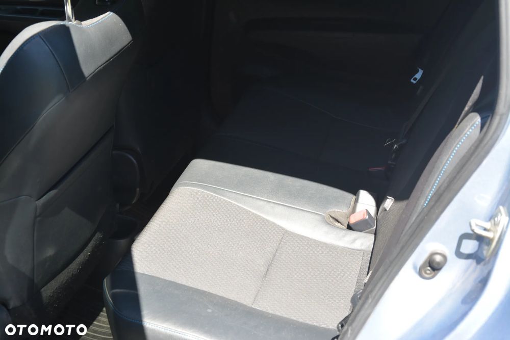 Toyota Yaris Hybrid 100 Dynamic - 16