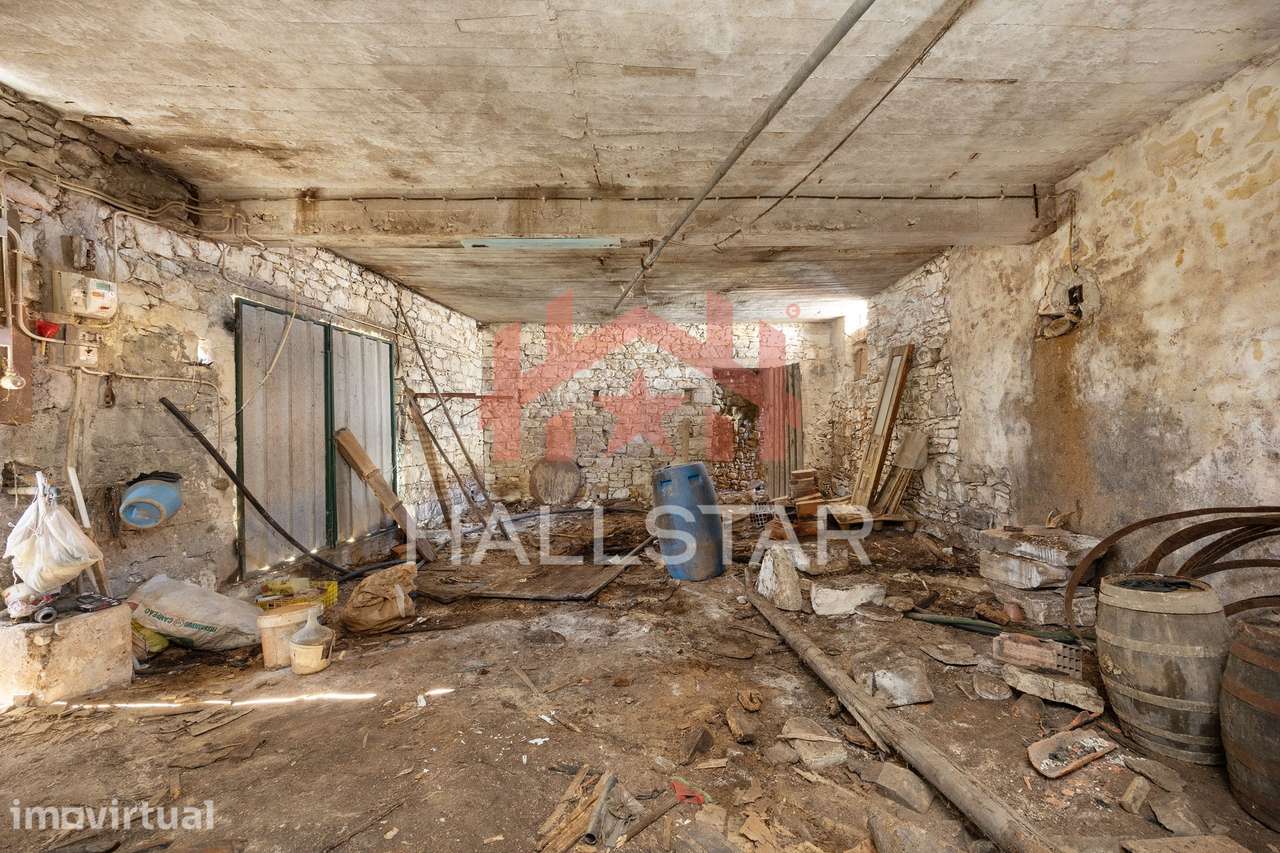 Terreno com 654,70m2 / Adega e Poço / Torre - Grande imagem: 3/52