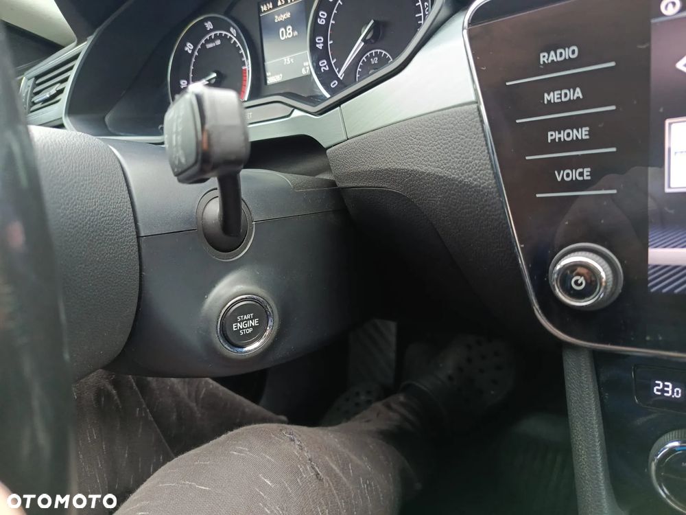 Skoda Superb 2.0 TDI Ambition DSG - 15