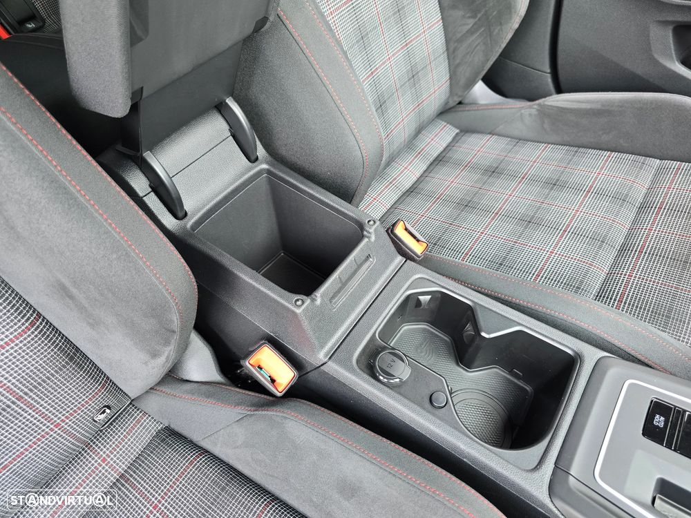 VW Golf 2.0 TSI GTI DSG - 36